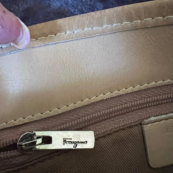 Salvatore Ferragamo tote - Picture 6 of 14